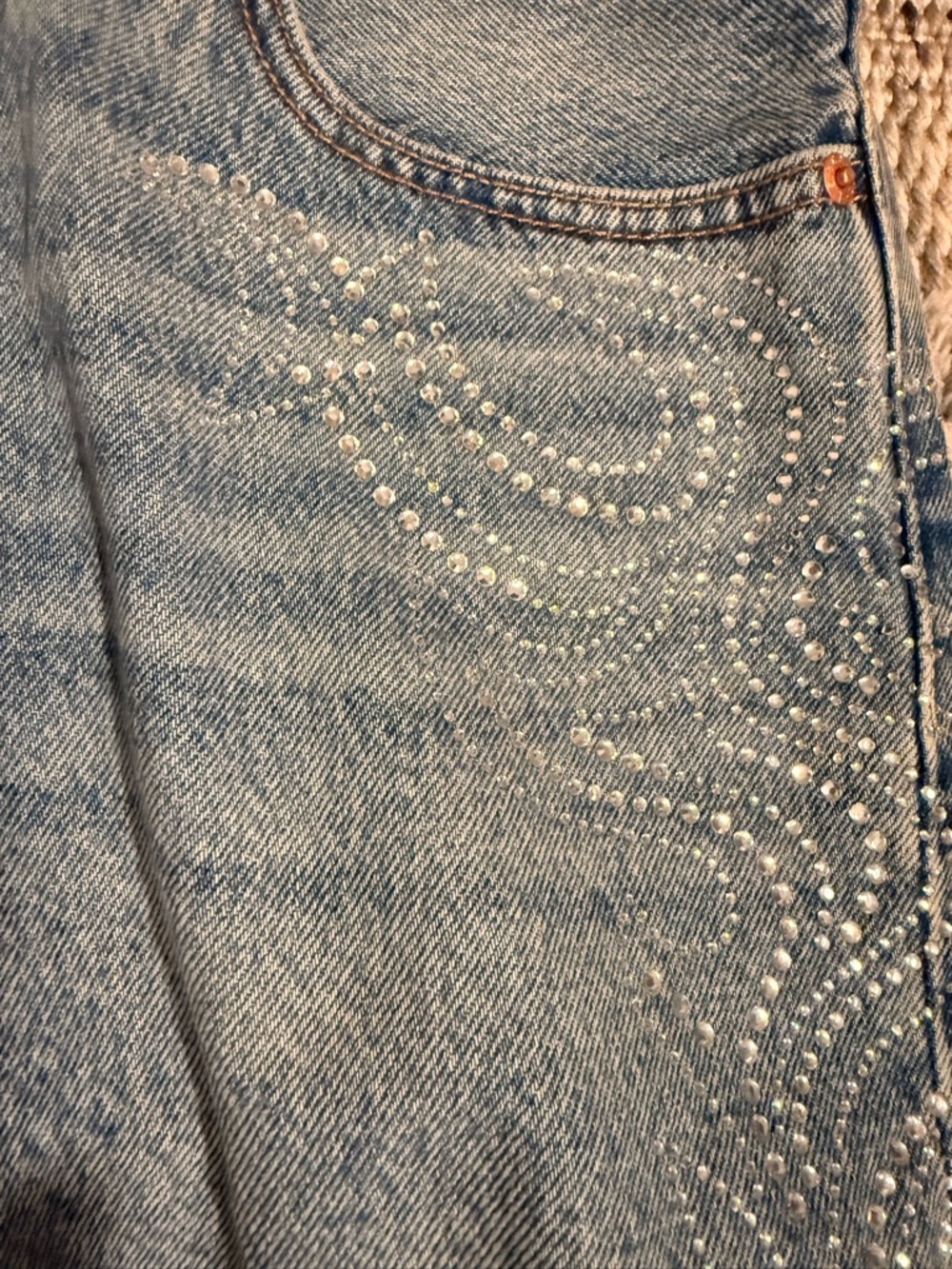 NWT BEYONCE 🌟 ⭐️ 💫 Levi's Light Blue Denim Jeans with Leather Patch - Picture 8 of 13